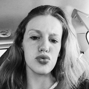 Meet your Posher, Desi